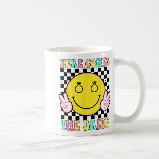 Hier kommt der Bride Groovy Junggeselinnen-Abschie Kaffeetasse (Rechts)