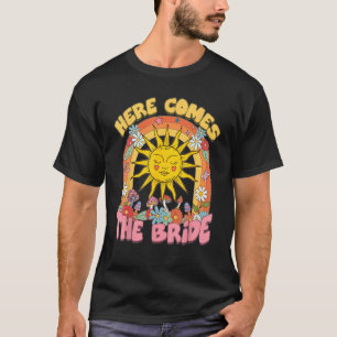 Hier kommt die Braut Groovy Retro 70er Junggeselli T-Shirt