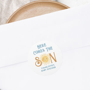 Hier kommt die Son Baby Dusche Runder Aufkleber