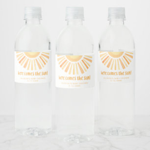 Hier kommt eine geschlechtsneutrale Babydusche Wasserflaschenetikett