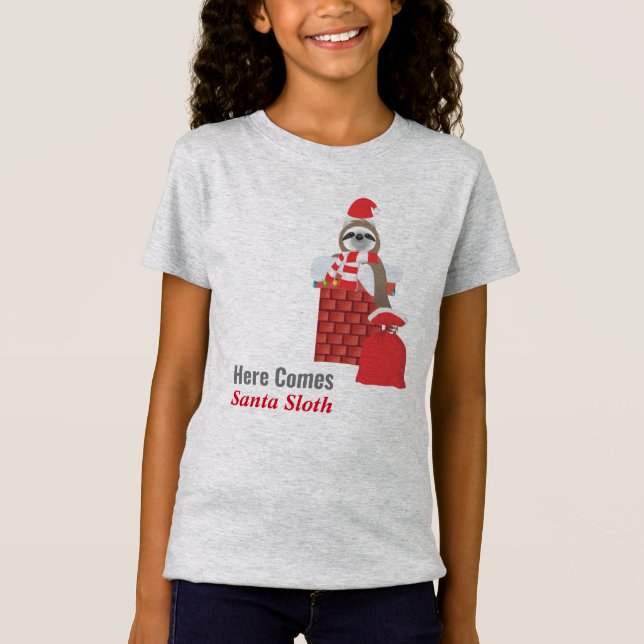 Hier kommt Santa Sloth in Chimney mit Geschenken T-Shirt (Vorderseite)