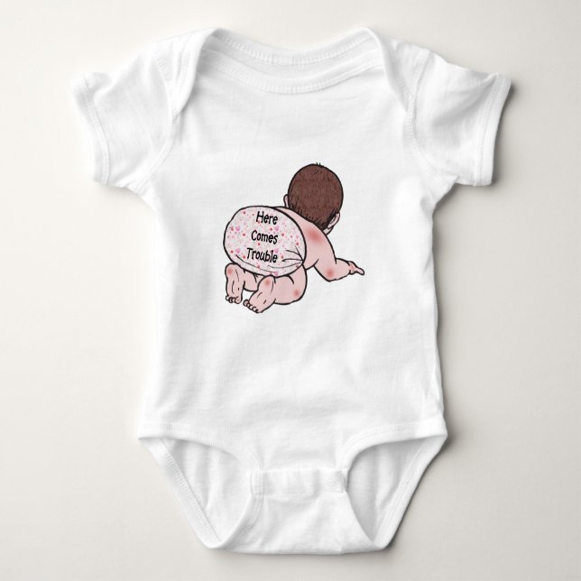 Hier kommt Trouble Baby Strampler (Vorderseite)