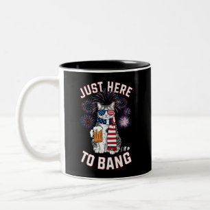Hier nur um USA-Flagge-Bier-Katzenliebhaber am 4. Zweifarbige Tasse