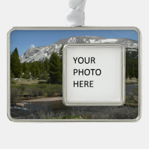High Country Mountain Stream II in Yosemite Rahmen-Ornament Silber