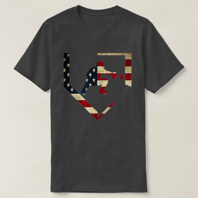 High School Baseball Catcher Gear American Flag Gi T-Shirt (Design vorne)