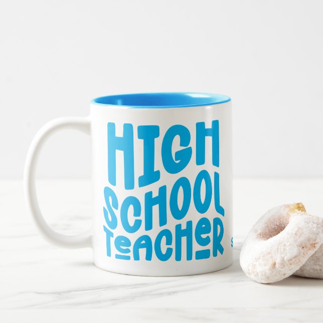 High School Teacher Light Blue Text Zweifarbige Tasse (Mit Donut)