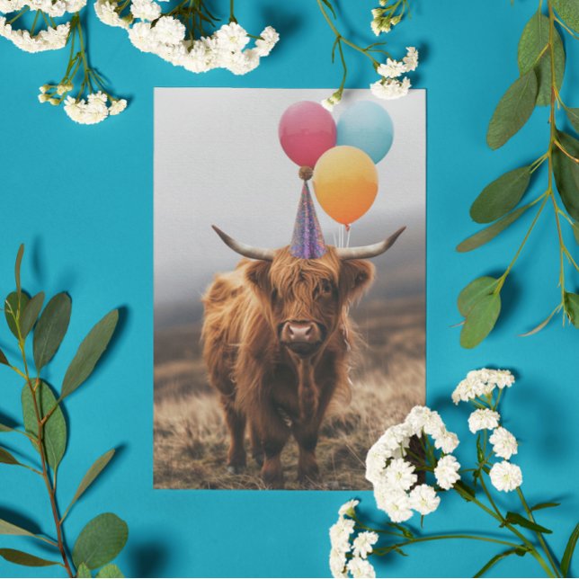Highland Cow Birthday Balloons Karte (Von Creator hochgeladen)