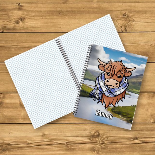 Highland Cow mit Hannay Tartan Scarf Notizbuch (Von Creator hochgeladen)