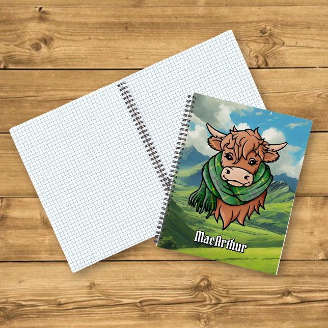 Highland Cow mit MacArthur Tartan Scarf Notizbuch (Von Creator hochgeladen)