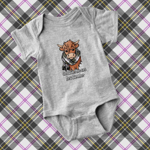 Highland Cow mit MacPherson Dress Tartan Scarf Baby Strampler