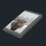 Highland Cow Scotland Rustic Farm Tri-fold Geldbeutel<br><div class="desc">Dieses Design kann durch Auswahl der Option Design bearbeiten personalisiert werden. Sie können auch auf andere Gegenstände übertragen. Kontaktieren Sie mich unter colorflowcreations@gmail.com oder nutzen Sie die Chat-Option oben auf der Seite, wenn Sie dieses Design auf einem anderen Produkt haben möchten oder Hilfe benötigen. Sehen Sie mehr von meinen Designs...</div>
