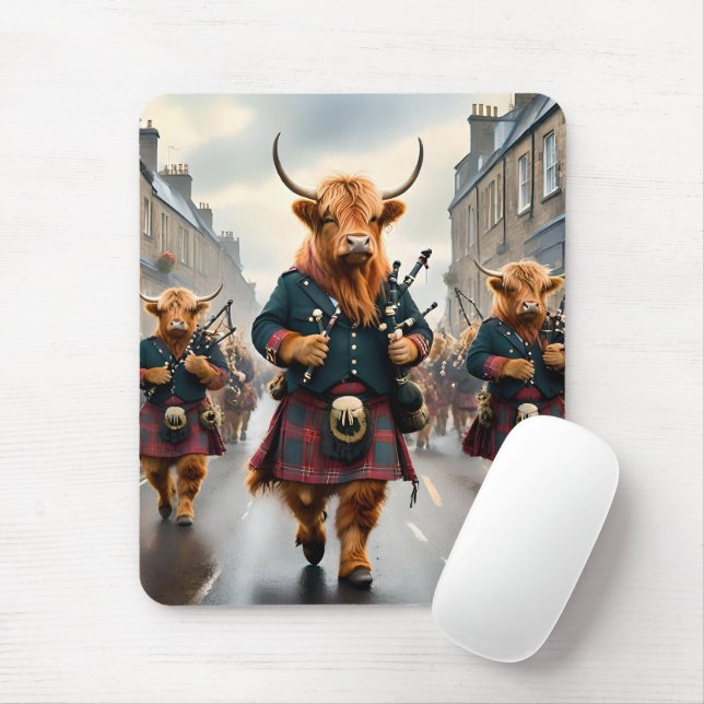 Highland Harmony: Bagpipe Highland Cow Band Mousepad (Mit Mouse)