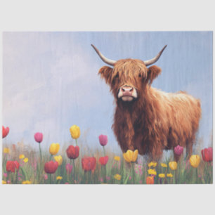 Highland-Kuh auf einem Feld mit Tulpen-Decoupage Seidenpapier