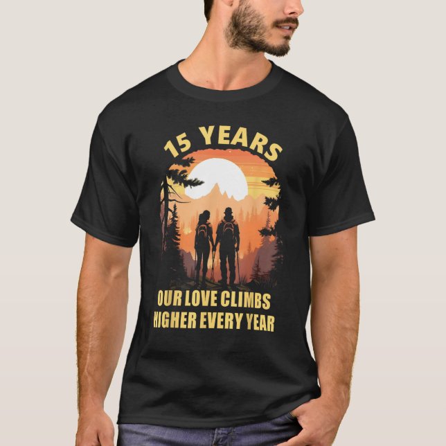 Hiker 15 Jahre Verheiratetes Wandergetriebepaar T-Shirt (Vorderseite)