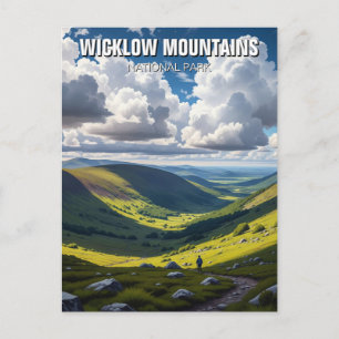 Hiker in Wicklow Mountains National Park Irland Postkarte