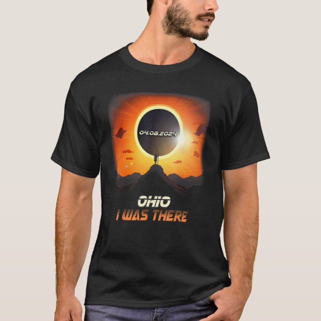 Hiking Outdoors Total Solar Eclipse 2024 Ohio T-Shirt (Vorderseite)