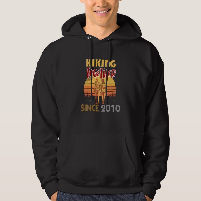 Hiking together since 2010 hoodie (Vorderseite)