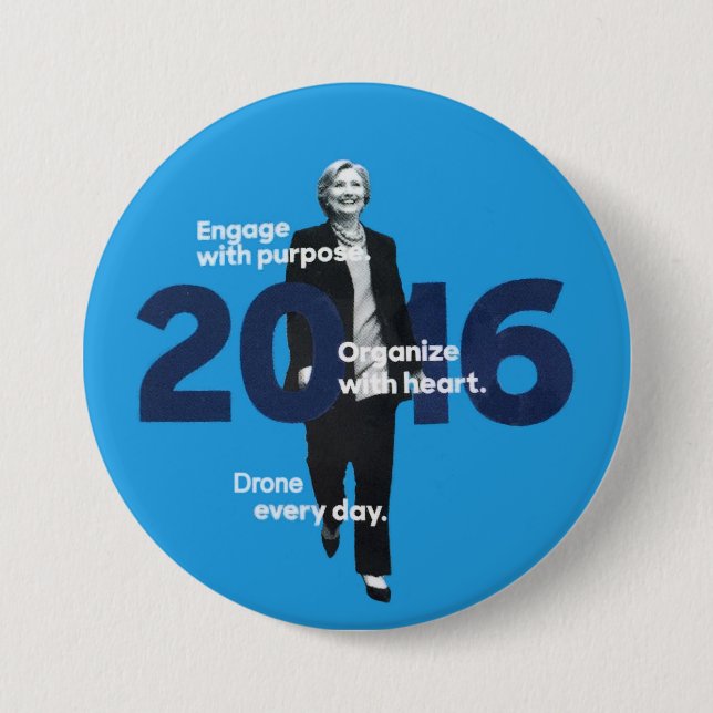 Hillary (Drohne jeder Tag) Button (Vorderseite)