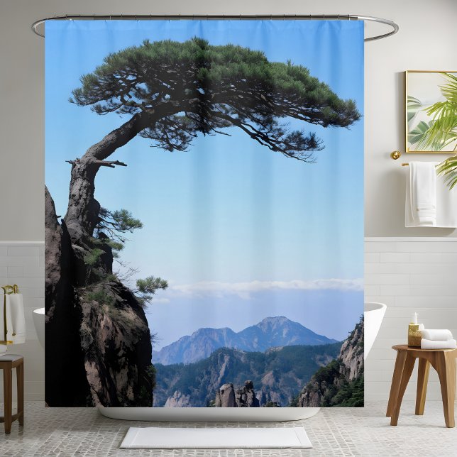 Hillside Ferne Pine Tree Landschaft am Berg Duschvorhang (Von Creator hochgeladen)