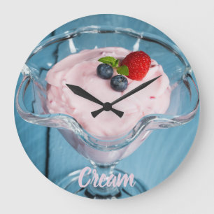 Himbeercreme Nachtisch mit Minze und Fruchtsaft Große Wanduhr