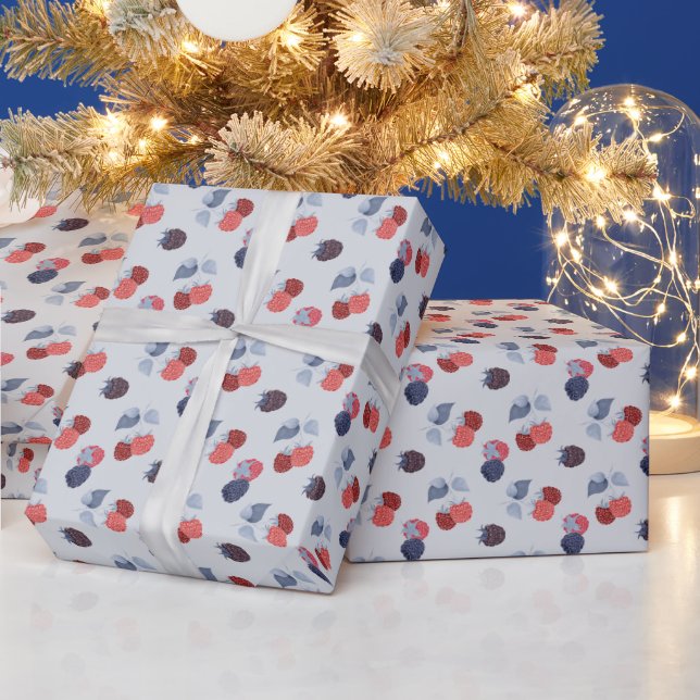 Himbeeren, BlackBerry, Blätter auf hellblau Geschenkpapier (Feiertage)