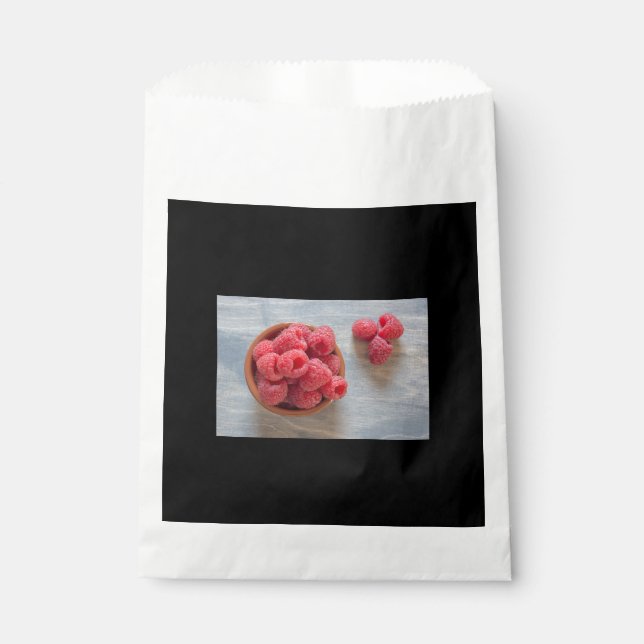 Himbeeren, frisch in einer Schüssel Geschenktütchen (Vorderseite)