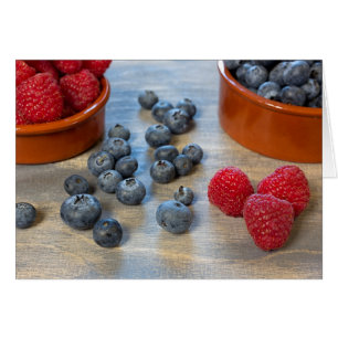 Himbeeren und Blaubeeren