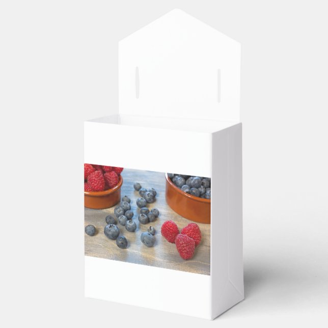 Himbeeren und Blaubeeren Geschenkschachtel (Geöffnet)