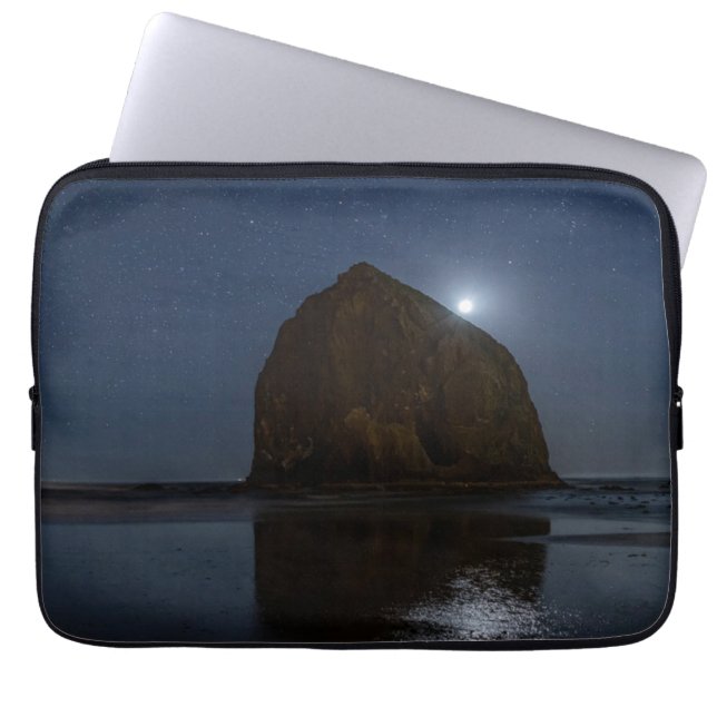 Himmel über dem Haystack Rock | Cannon Beach, Oreg Laptopschutzhülle (Vorderseite)