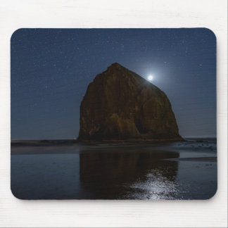 Himmel über dem Haystack Rock | Cannon Beach, Oreg Mousepad