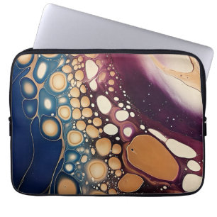 Himmelsfluid-Marmor in Mitternachtsgold Laptopschutzhülle