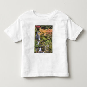 Himmlische Fälle und Herbstfarben Kleinkind T-shirt