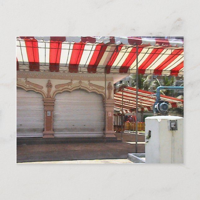 Hindutempel, im Innenhof Postkarte (Vorderseite)