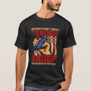 Hinter jedem großartigen Lehrer, der an sich selbs T-Shirt