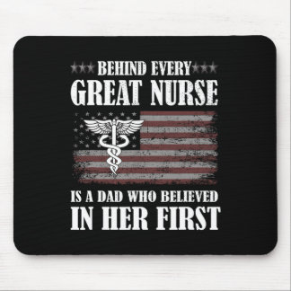 Hinter jeder großen Krankenschwester steht ein Vat Mousepad