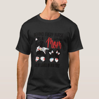 Hinter jeder Krankenschwester befindet sich eine M T-Shirt
