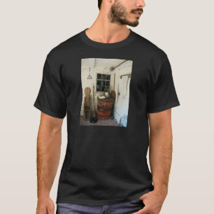 Hintere Veranda mit Fass T-Shirt