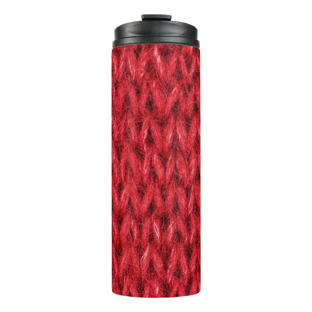 Hintergrund aus roter Strickwolle. Thermosbecher (Vorderseite)