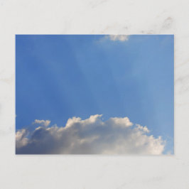 Hintergrund des blauen Himmels. Postkarte