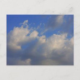 Hintergrund des blauen Himmels. Postkarte