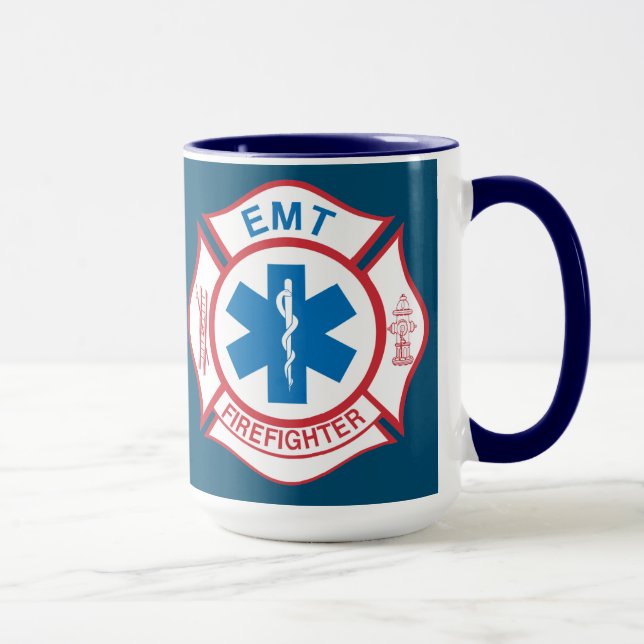 Hintergrund des EMT-Feuerwehrfahrzeugs Tasse (Rechts)