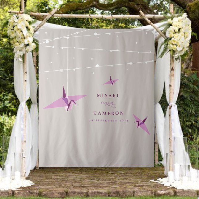 Hintergrund des Hanging Origami Paper Crane Weddin Wandteppich (Hanging Origami Paper Cranes & Fairy Lights Wedding Photo Backdrop Tapestry @ fatfatin_red_knot)