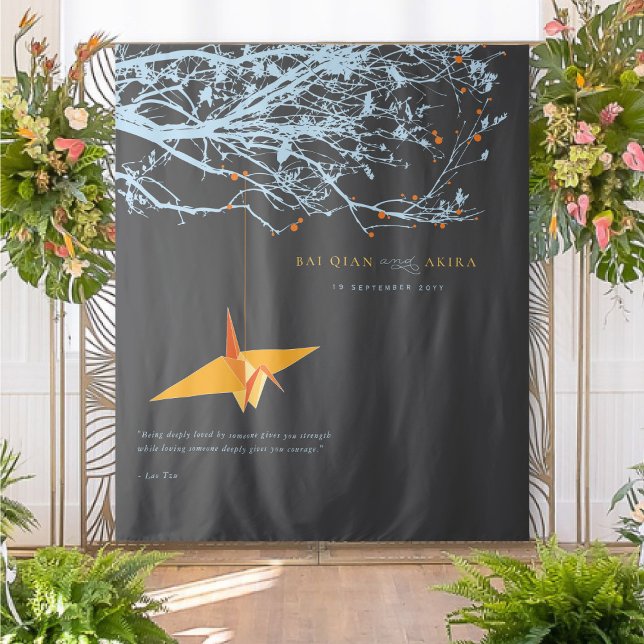 Hintergrund des Hanging Origami Paper Crane Weddin Wandteppich (Hanging Origami Orange Paper Crane & Blue Branches Wedding Photo Backdrop @ fatfatin_red_knot)