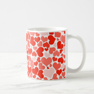 Hintergrund des roten Herzens Tasse
