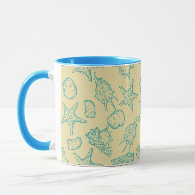 Hintergrund mit Muscheln. Hand gezeichnet Tasse (Links)