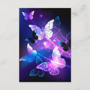 Hintergrund mit Nachtschmetterlingen Begleitkarte
