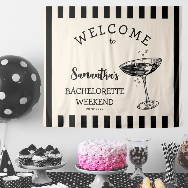 Hintergrundcocktail für den Retro-Junggeselinnen-A Wandteppich (Retro Stripes Bachelorette Party Backdrop Cocktail Tapestry
black and white)
