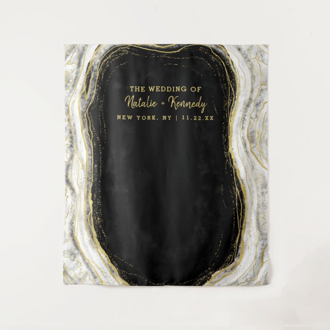 Hintergrundinformationen zum Schwarz-weiß & Gold G Wandteppich (Vorderseite)