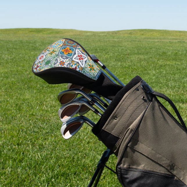 Hintergrundspuren/Talavera-inspirierte Fliesen Golf Headcover (In SItu)