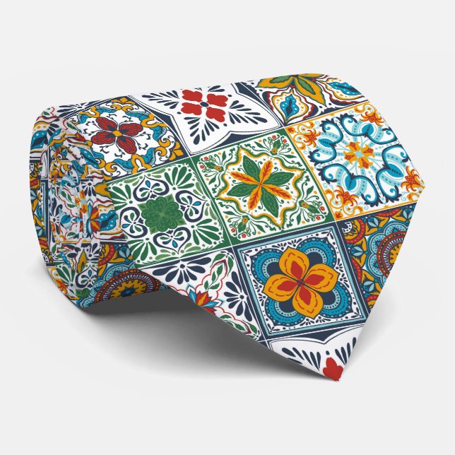 Hintergrundspuren/Talavera-inspirierte Fliesen Krawatte (Gerollt)